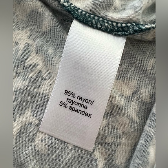 Maurice’s Floral Smocked Halter Neck Peplum Tank Top Size L - Picture 12 of 13